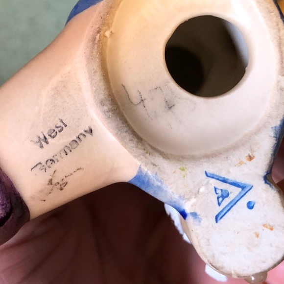 VINTAGE SCHMID BROS WIND UP  TURNING ANGEL ACCORDIAN  HUMMEL CANDLE HOLDERS - Picture 2 of 8